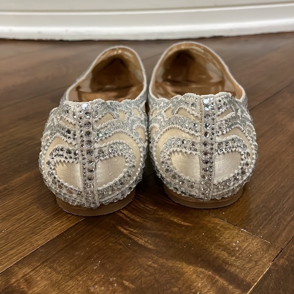 Badgley Mischka Gigi Flats in Ivory - 9.5 - Picture 6 of 9